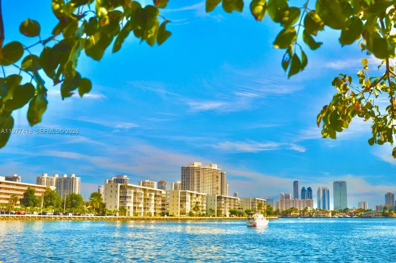 1 bedroom 1 bath Residential Lease for rent at 2910 Point East Dr # M109, Aventura FL 33160