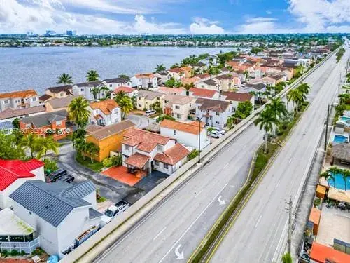 12696 NW 10th Ln, Miami FL 33182 photo 3
