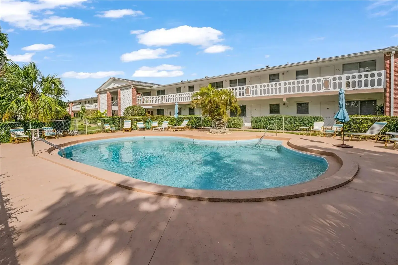 1 bedroom 1 bath Residential for sale at 3701 Tyler St # 211, Hollywood FL 33021