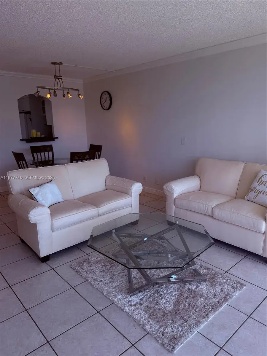 1 bedroom 1 bath Residential Lease for rent at 3475 N Country Club Dr # 409, Aventura FL 33180