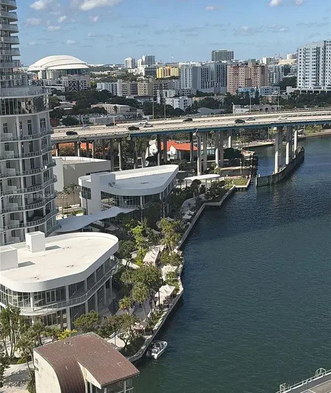 185 SW 7th St # 1605, Miami FL 33130