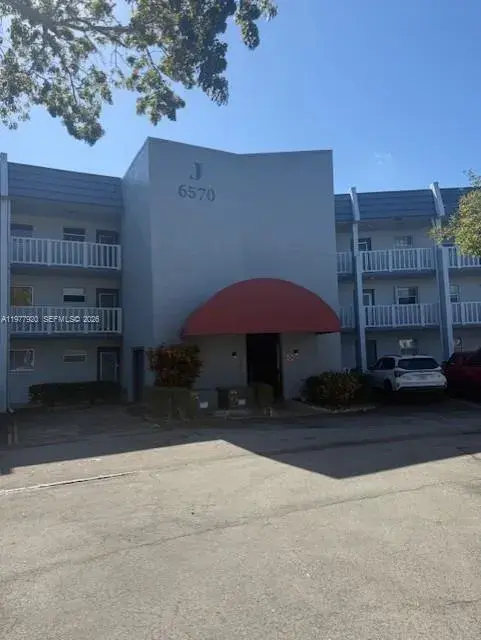 2 bedroom 2 bath Residential for sale at 6570 Royal Palm Blvd # 215J, Margate FL 33063