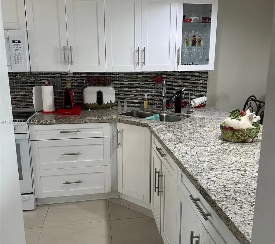 2385 W 69th St # A, Hialeah FL 33016
