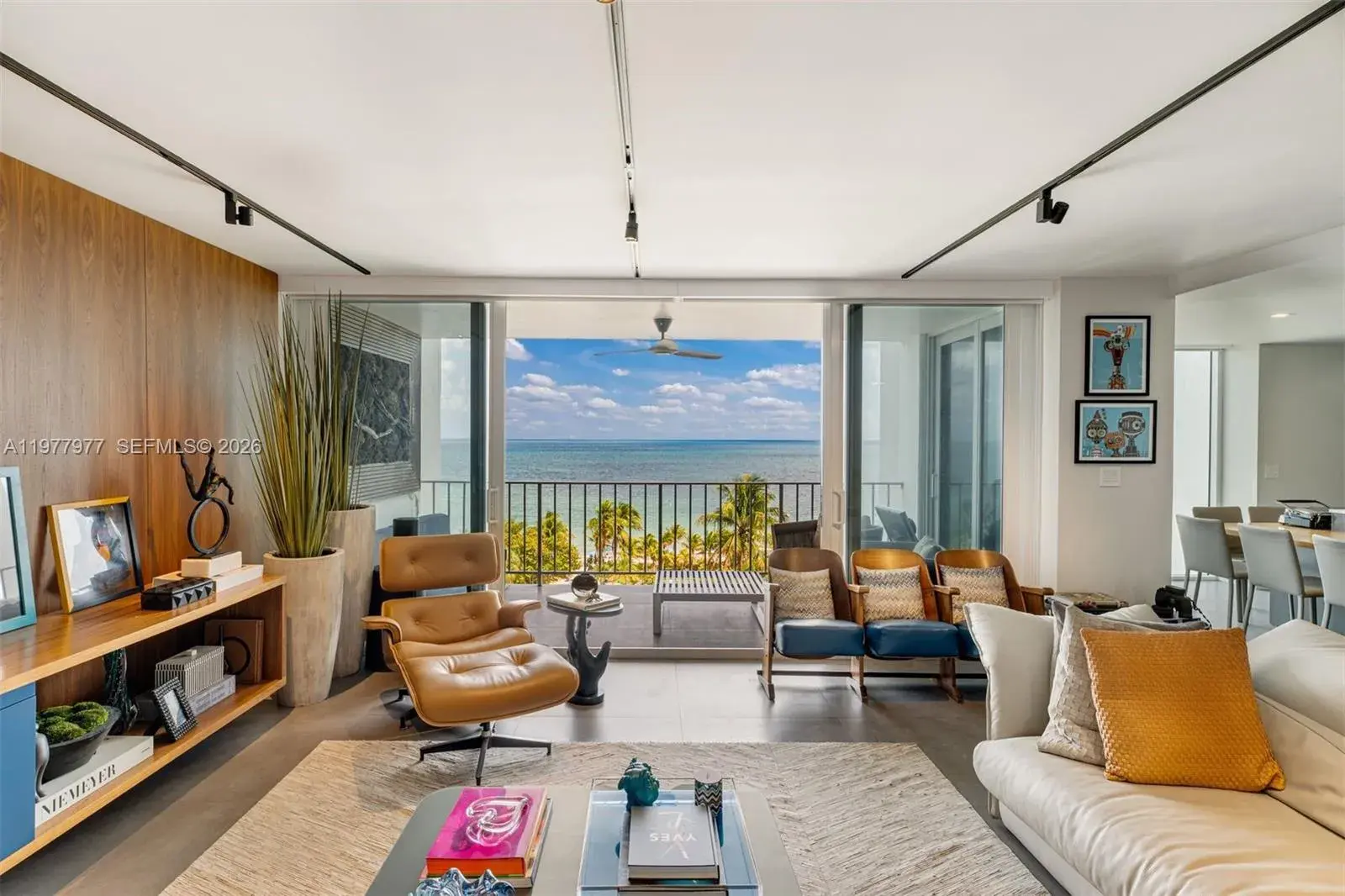 2 bedroom 2 bath for rent at 881 Ocean Dr # 7D, Key Biscayne FL 33149