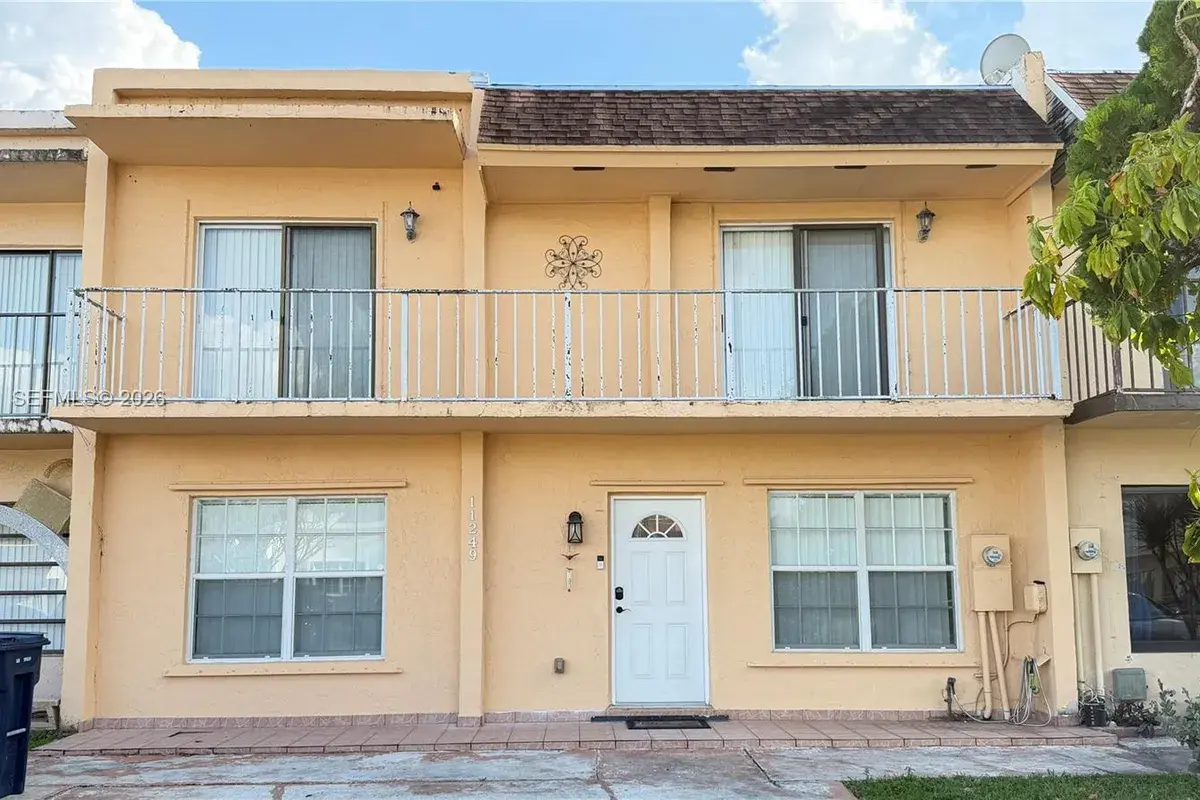 11249 SW 33rd Cir Pl, Miami FL 33165
