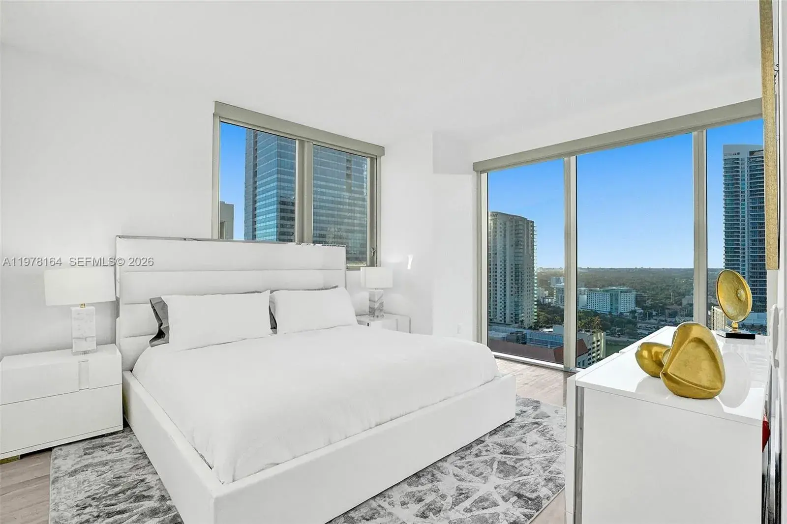 1300 Brickell Bay Dr # 2702, Miami FL 33131