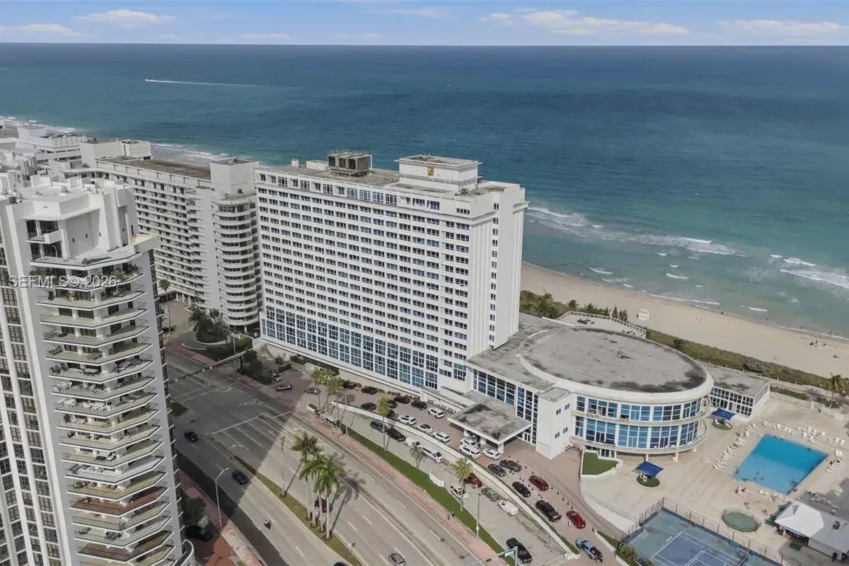 5445 Collins Ave, Miami Beach FL 33140