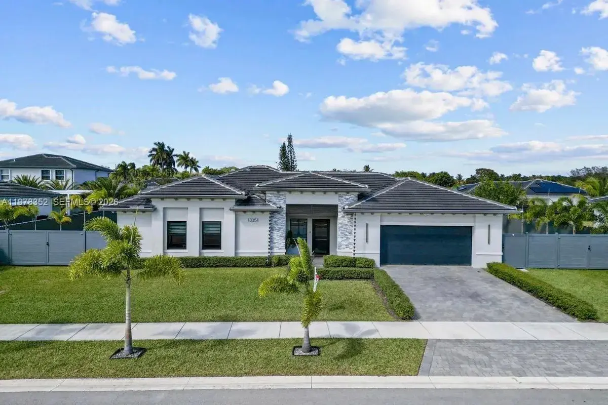 13351 SW 190th St, Miami FL 33177