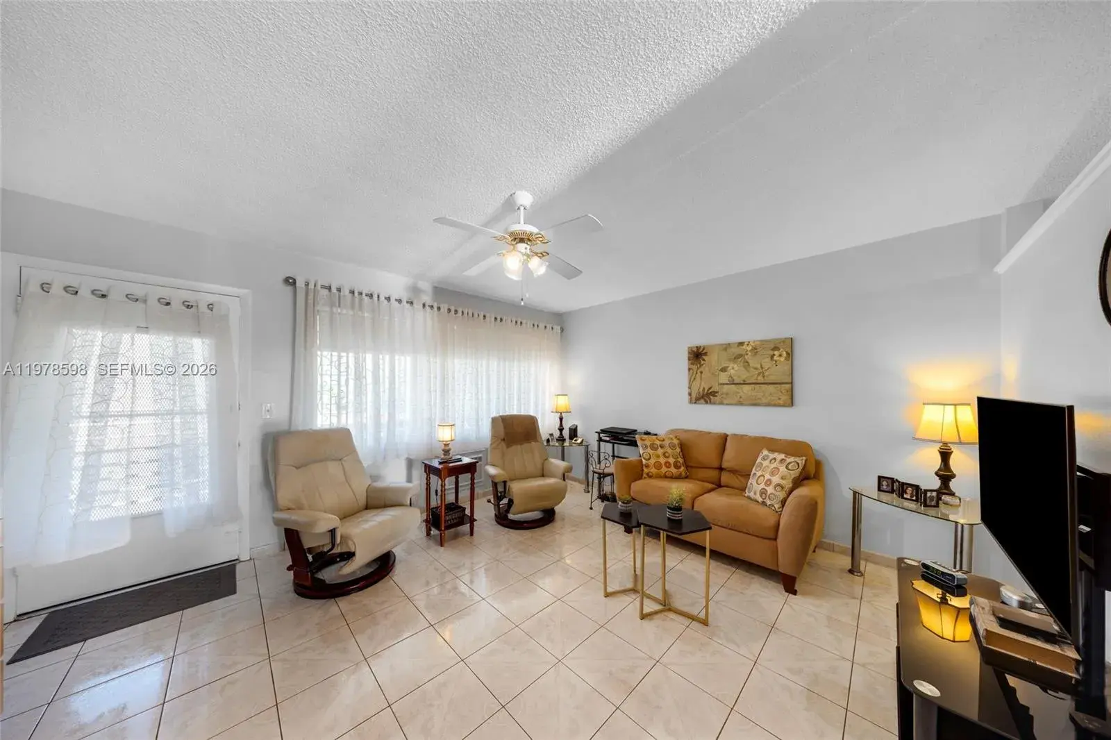 900 SW 10th Ter # 14S, Hallandale Beach FL 33009