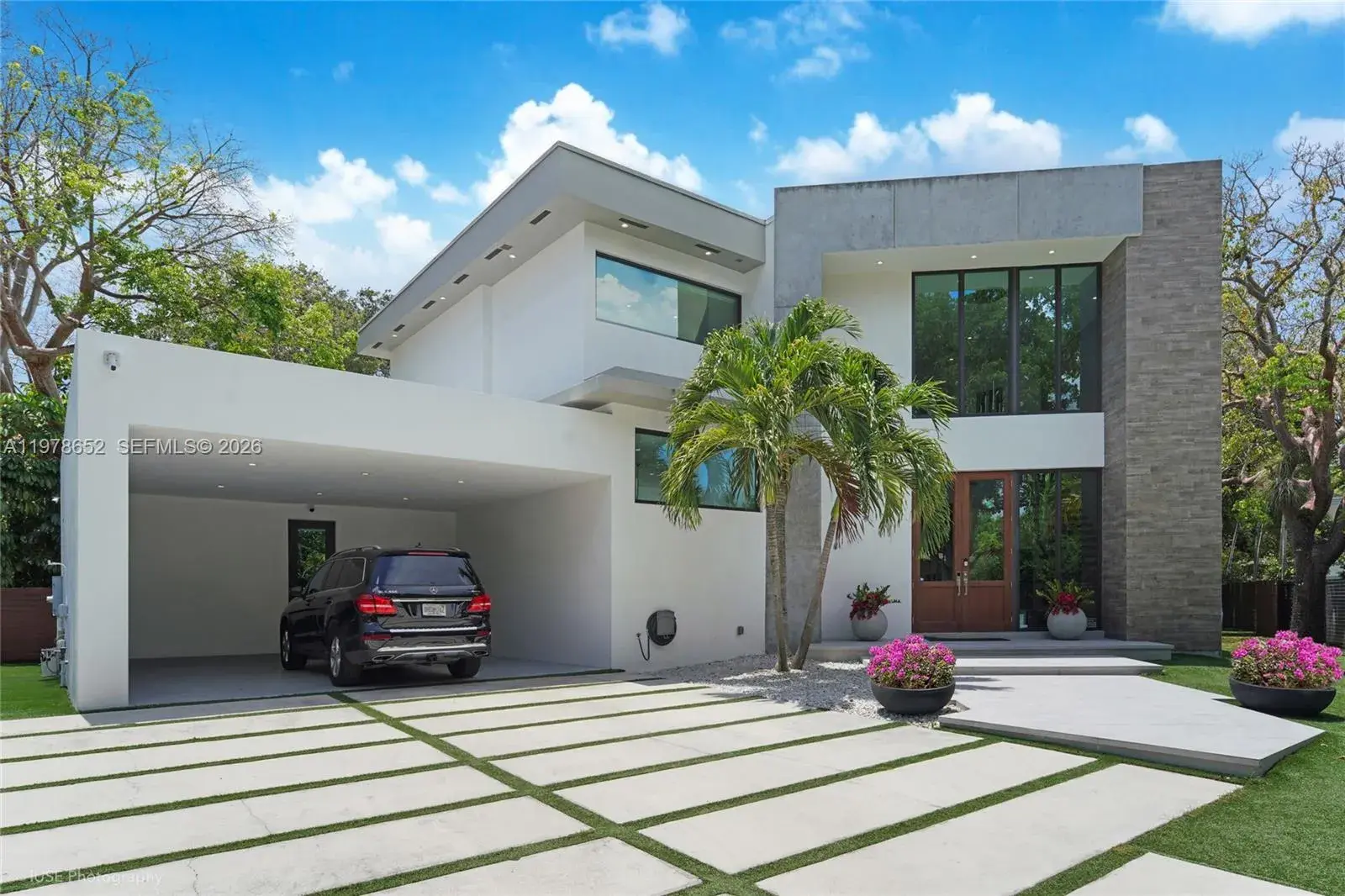 5 bedroom 5 bath Residential Lease for rent at 56 Samana Dr, Miami FL 33133