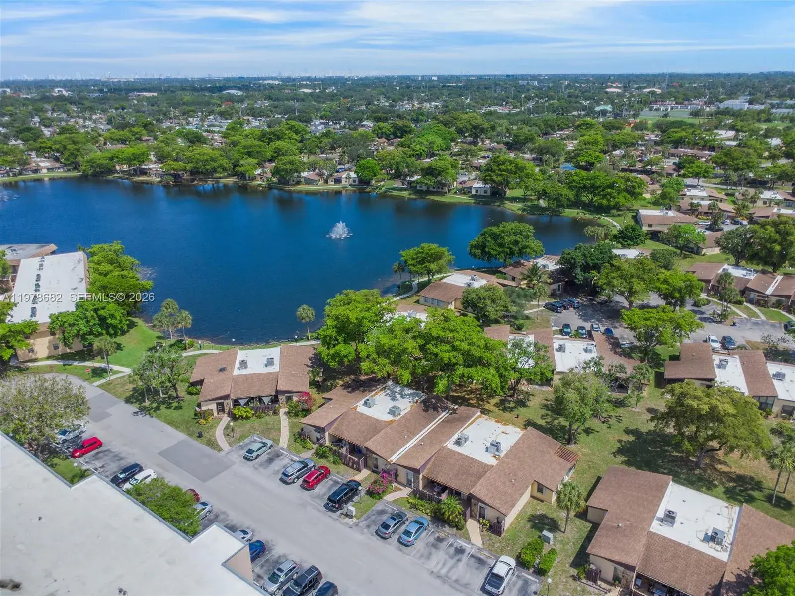 1 bedroom 1 bath Residential for sale at 300 Berkley Rd # 108, Hollywood FL 33024