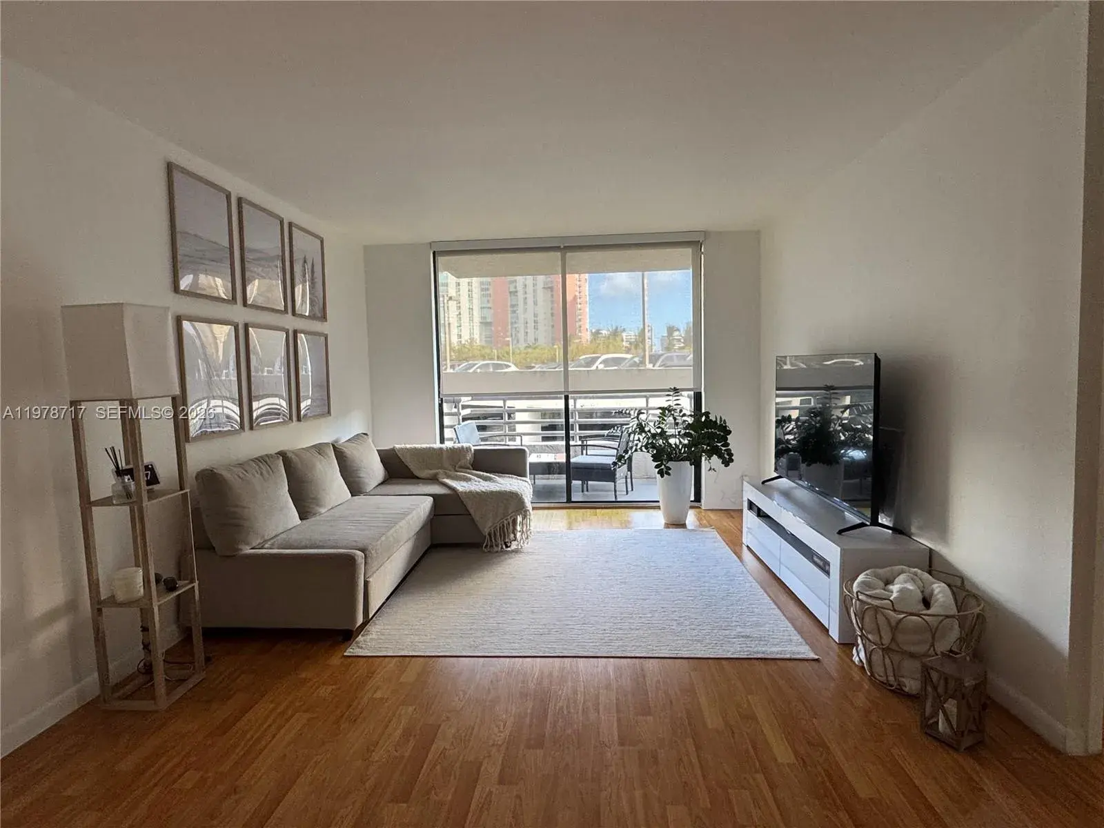 2 bedroom 1 bath Residential Lease for rent at 3300 NE 191st St # 418, Aventura FL 33180
