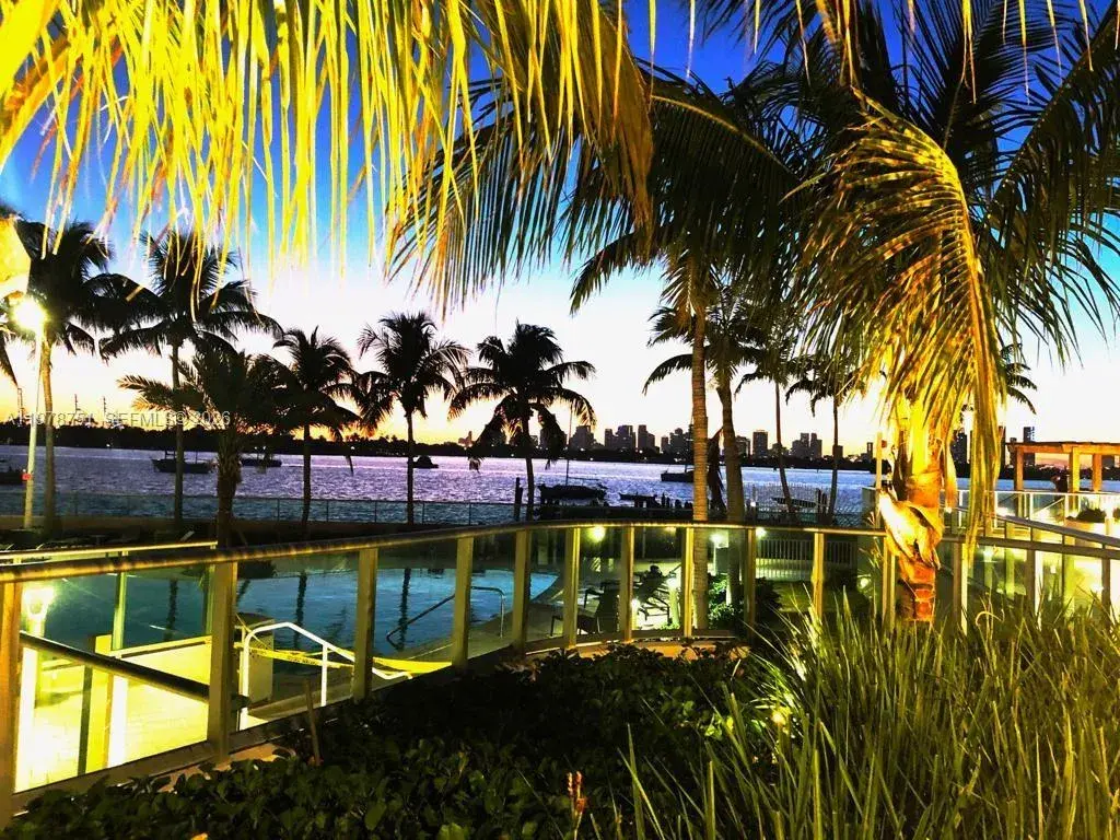 1 bedroom 1 bath Residential for sale at 1500 Bay Rd # 1180S, Miami Beach FL 33139