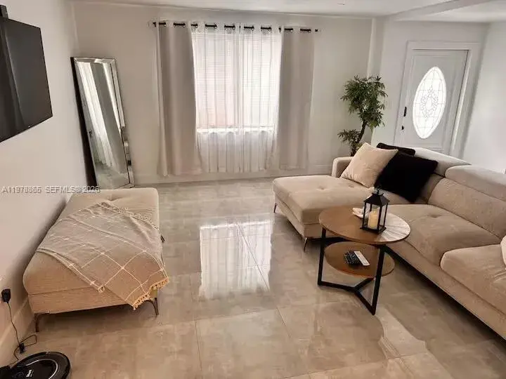 1904 SW 28th St, Fort Lauderdale FL 33315