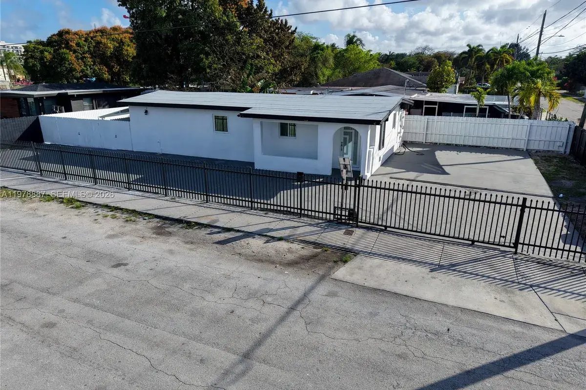 10090 W Fern St, Miami FL 33157