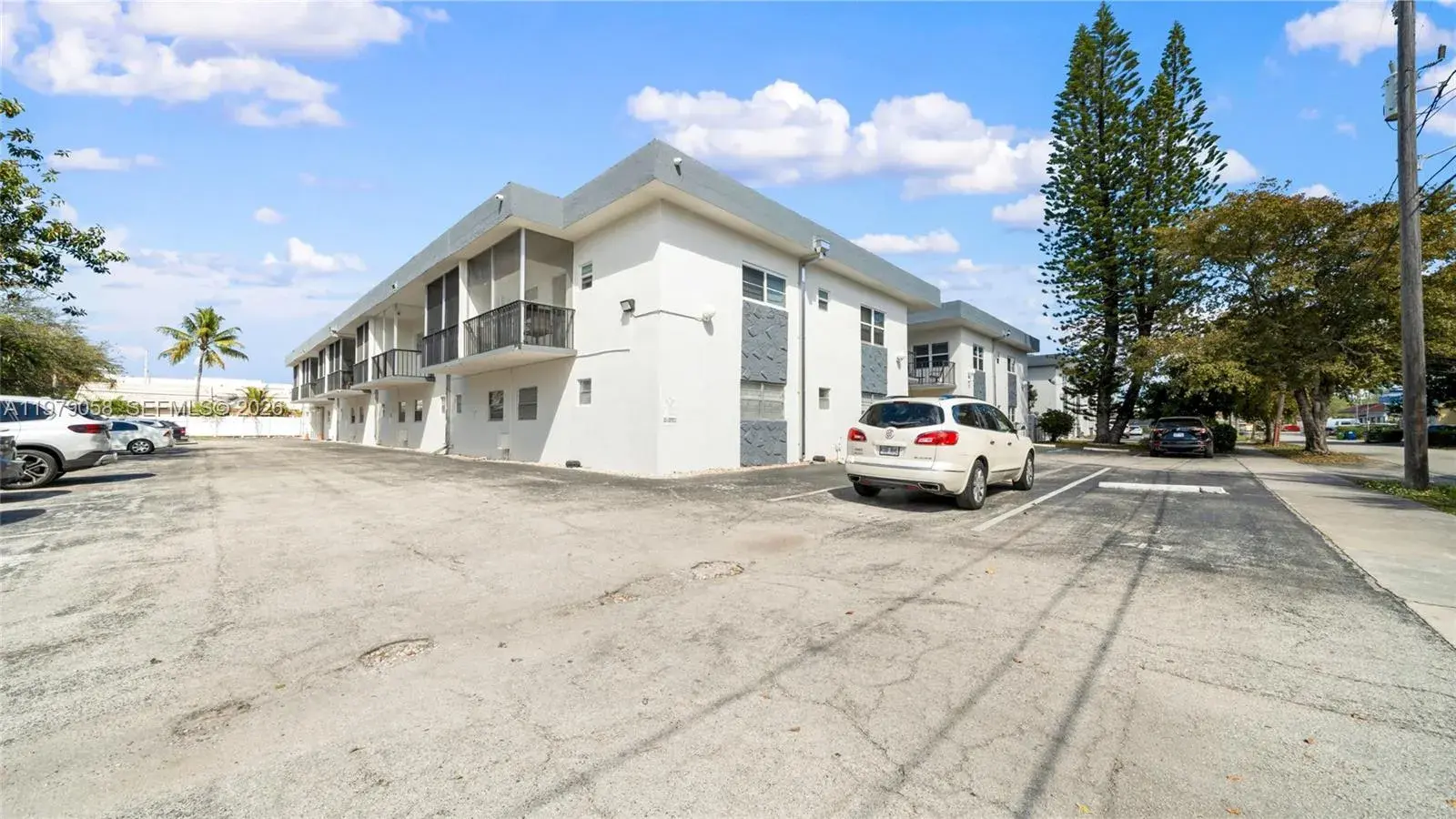 415 NE 2nd St # 209, Hallandale Beach FL 33009