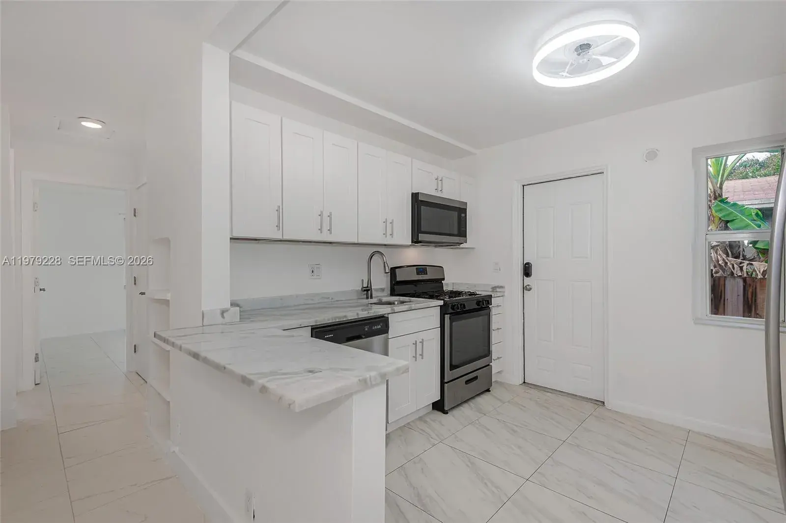 1914 Dewey St, Hollywood FL 33020