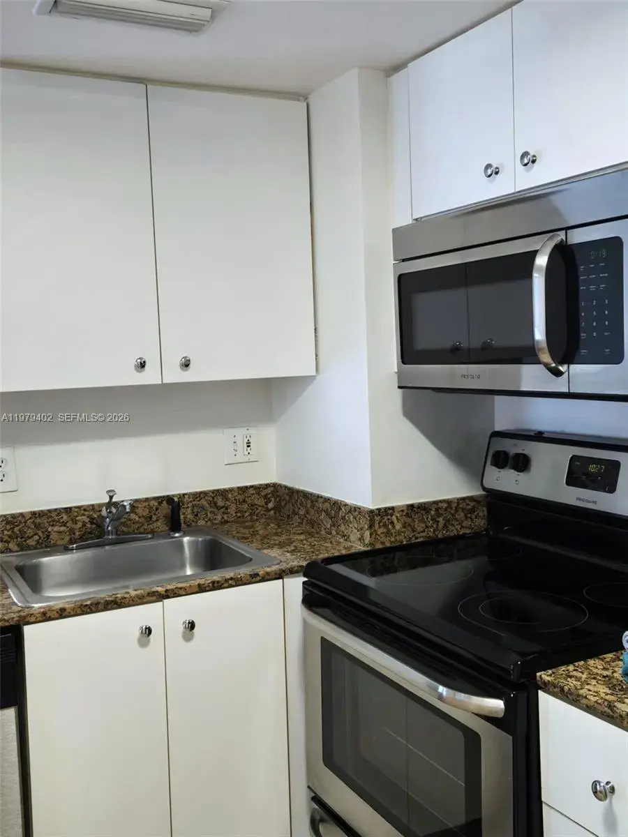 770 Claughton Island Dr # 911, Miami FL 33131