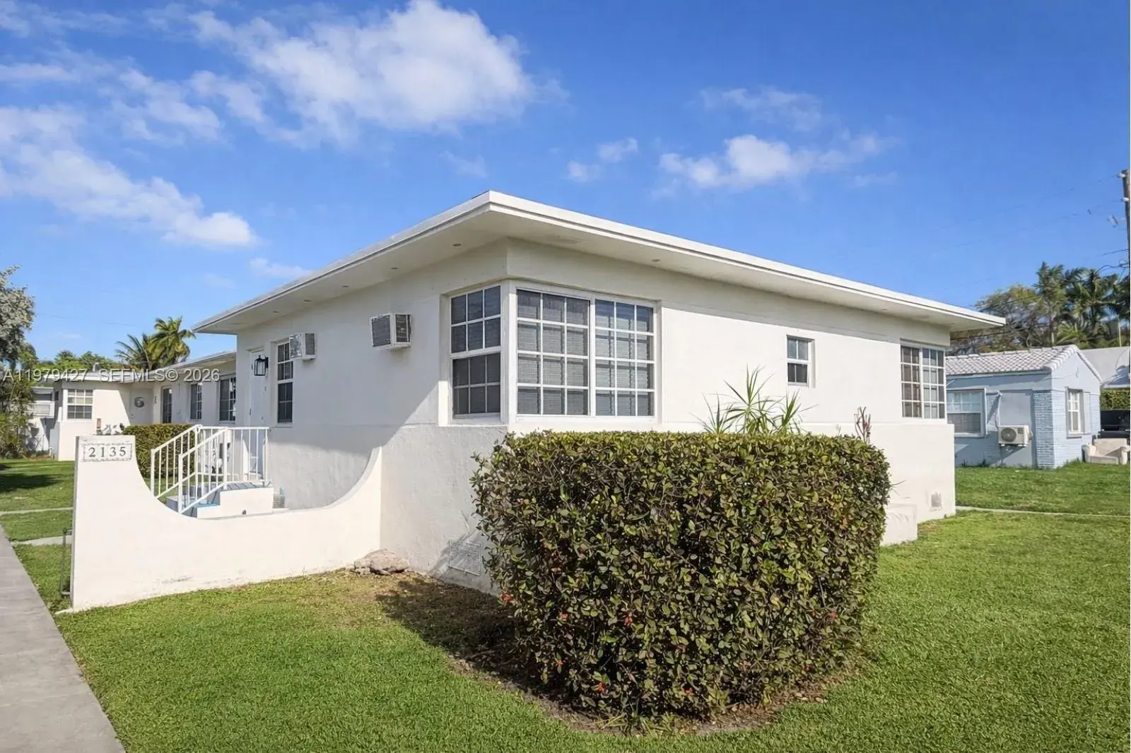 1 bedroom 1 bath Residential Lease for rent at 2135 Bay Dr # 3, Miami Beach FL 33141