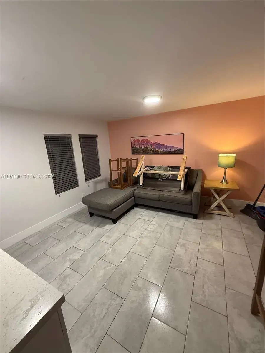 2020 Washington St # 4, Hollywood FL 33020