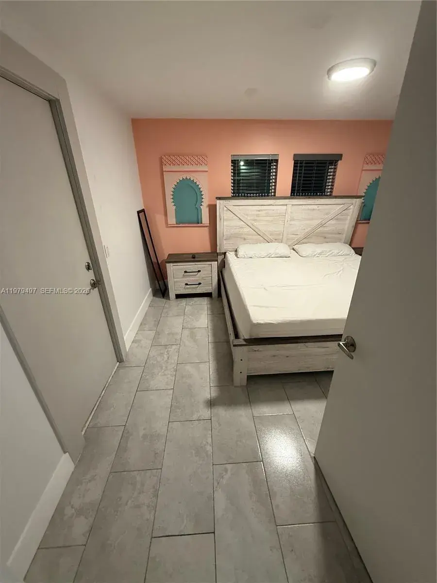 2020 Washington St # 4, Hollywood FL 33020