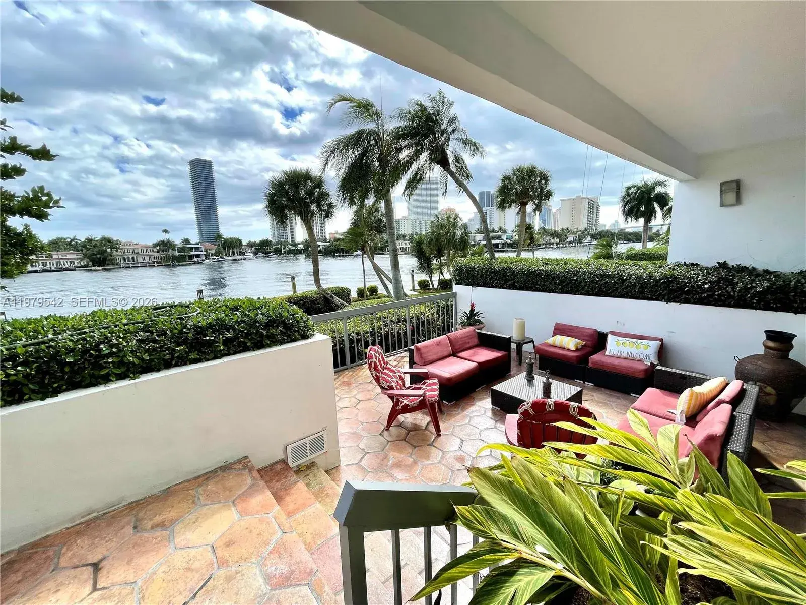 3 bedroom 2 bath Residential Lease for rent at 19707 Turnberry Way # 5, Aventura FL 33180