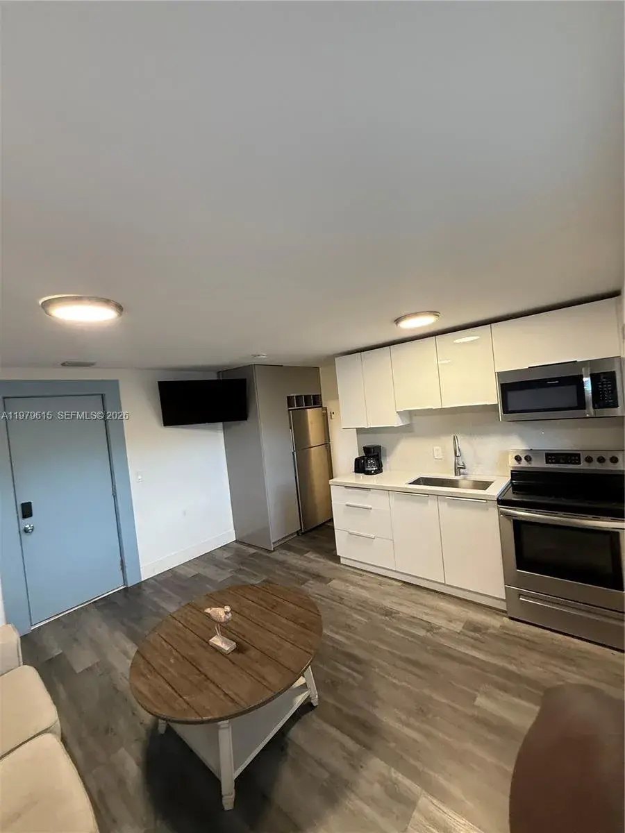 2020 Washington st # 5, Hollywood FL 33020