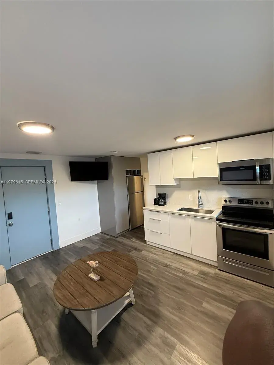 2020 Washington st # 5, Hollywood FL 33020