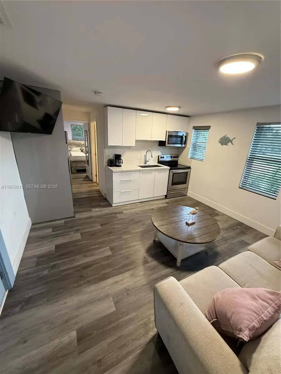 2020 Washington st # 5, Hollywood FL 33020