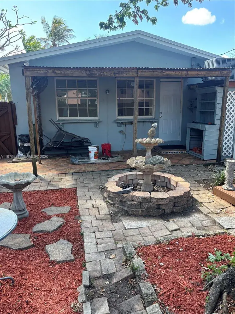 2 bedroom 2 bath Residential Lease for rent at 729 NE 2nd Ct, Hallandale Beach FL 33009