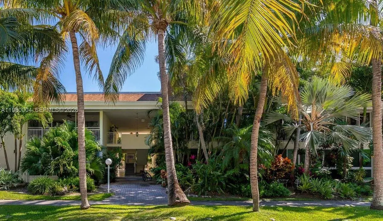 2 bedroom 2 bath for rent at 260 Sunrise Dr # H, Key Biscayne FL 33149