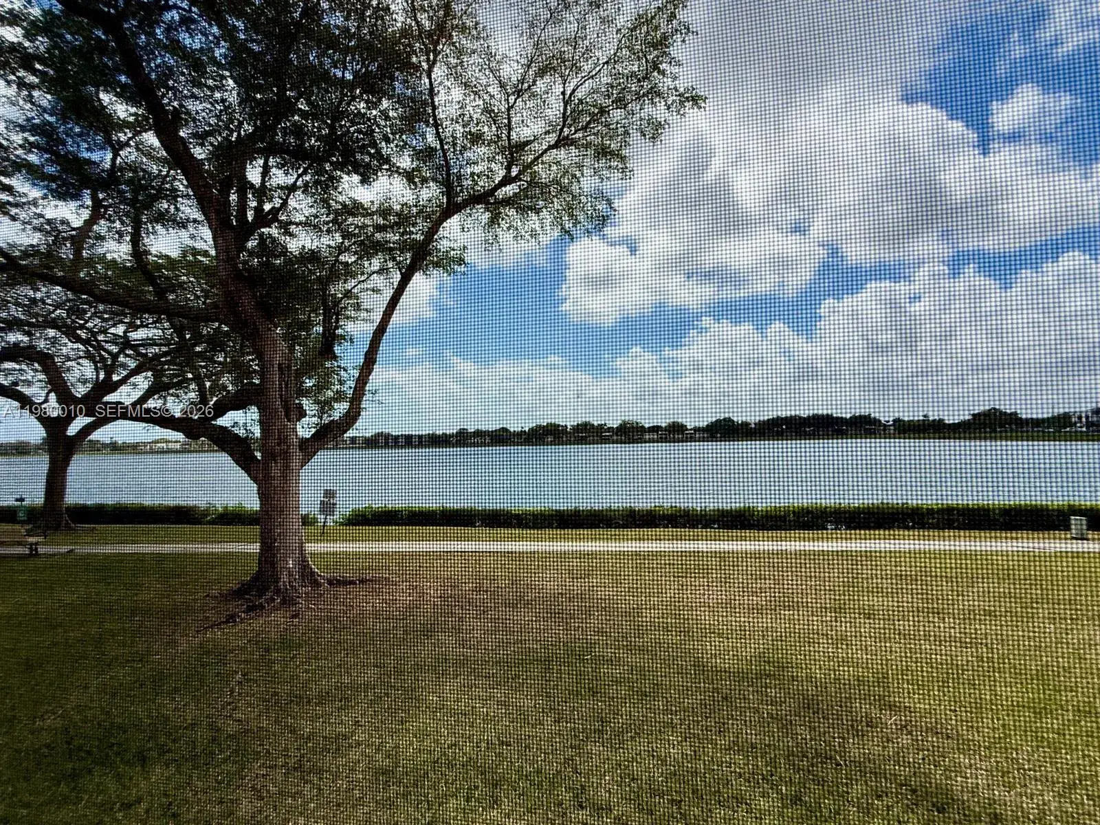 2 bedroom 2 bath Residential Lease for rent at 20850 San Simeon Way # 5, Miami FL 33179