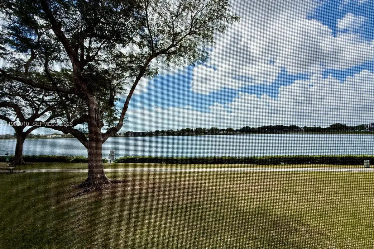 20850 San Simeon Way # 5, Miami FL 33179