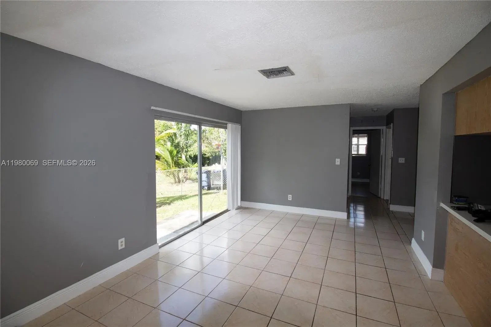 2 bedroom 2 bath Residential Lease for rent at 825 SW 10th St # A, Hallandale Beach FL 33009