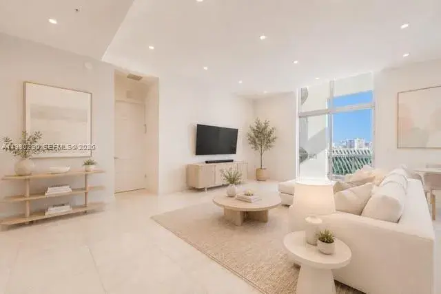 2001 Meridian Ave # 16, Miami Beach FL 33139