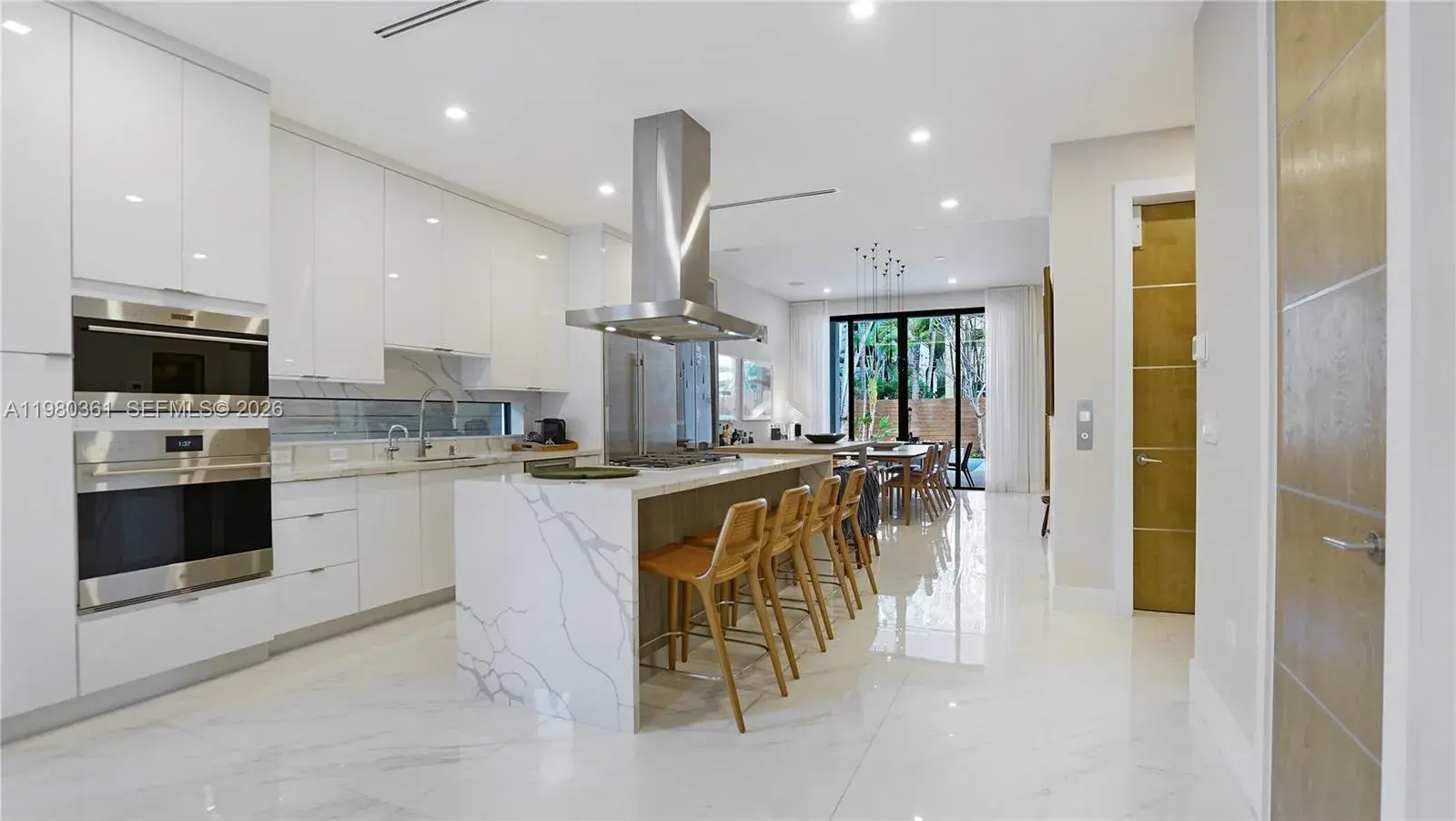 3075 Mary St, Miami FL 33133