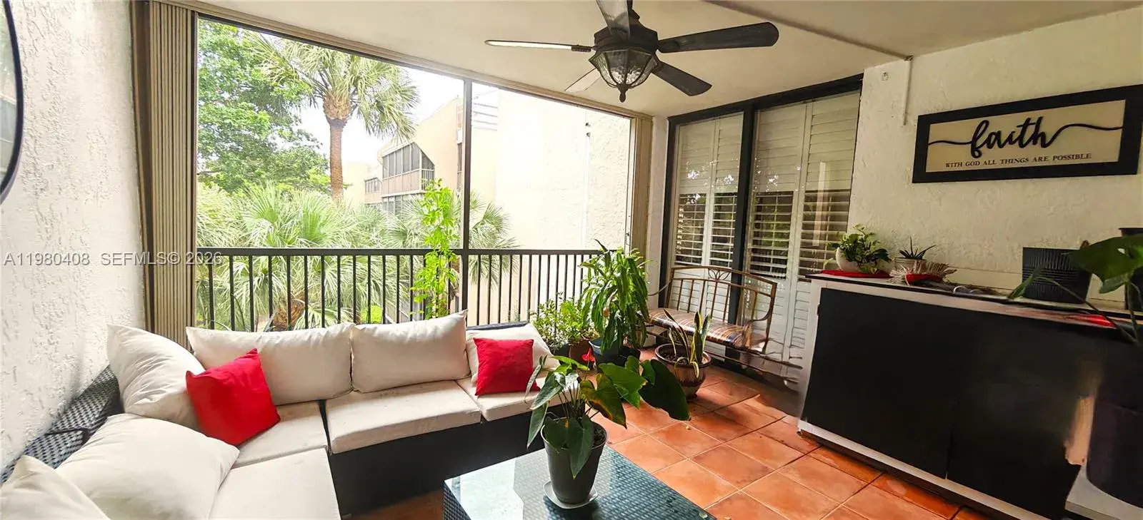 1 bedroom 1 bath Residential for sale at 2802 N 46 AVE # 521B, Hollywood FL 33021