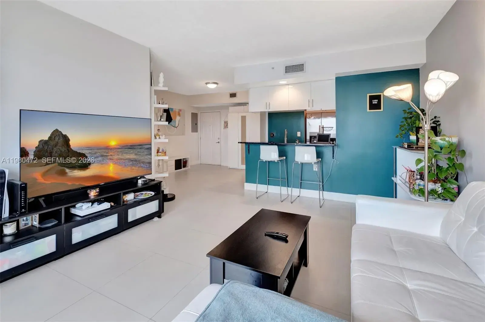 1 bedroom 1 bath Residential for sale at 275 NE 18th St # 09, Miami FL 33132