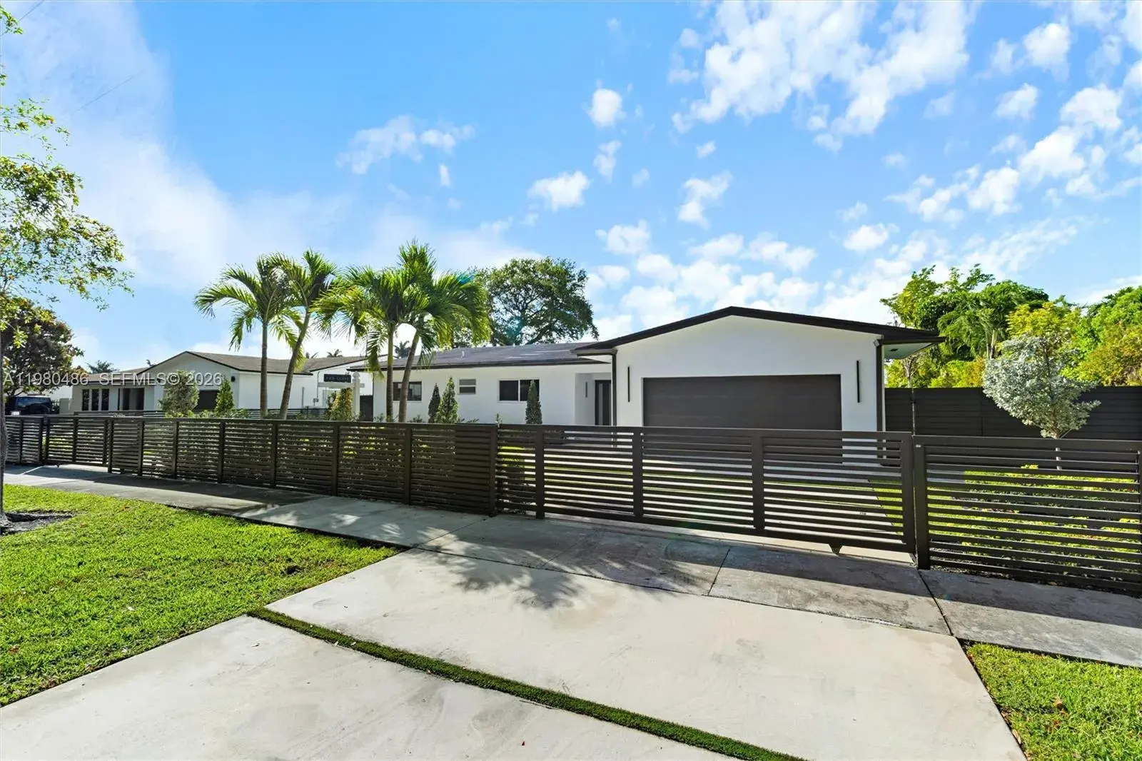1840 NE 199th St, Miami FL 33179