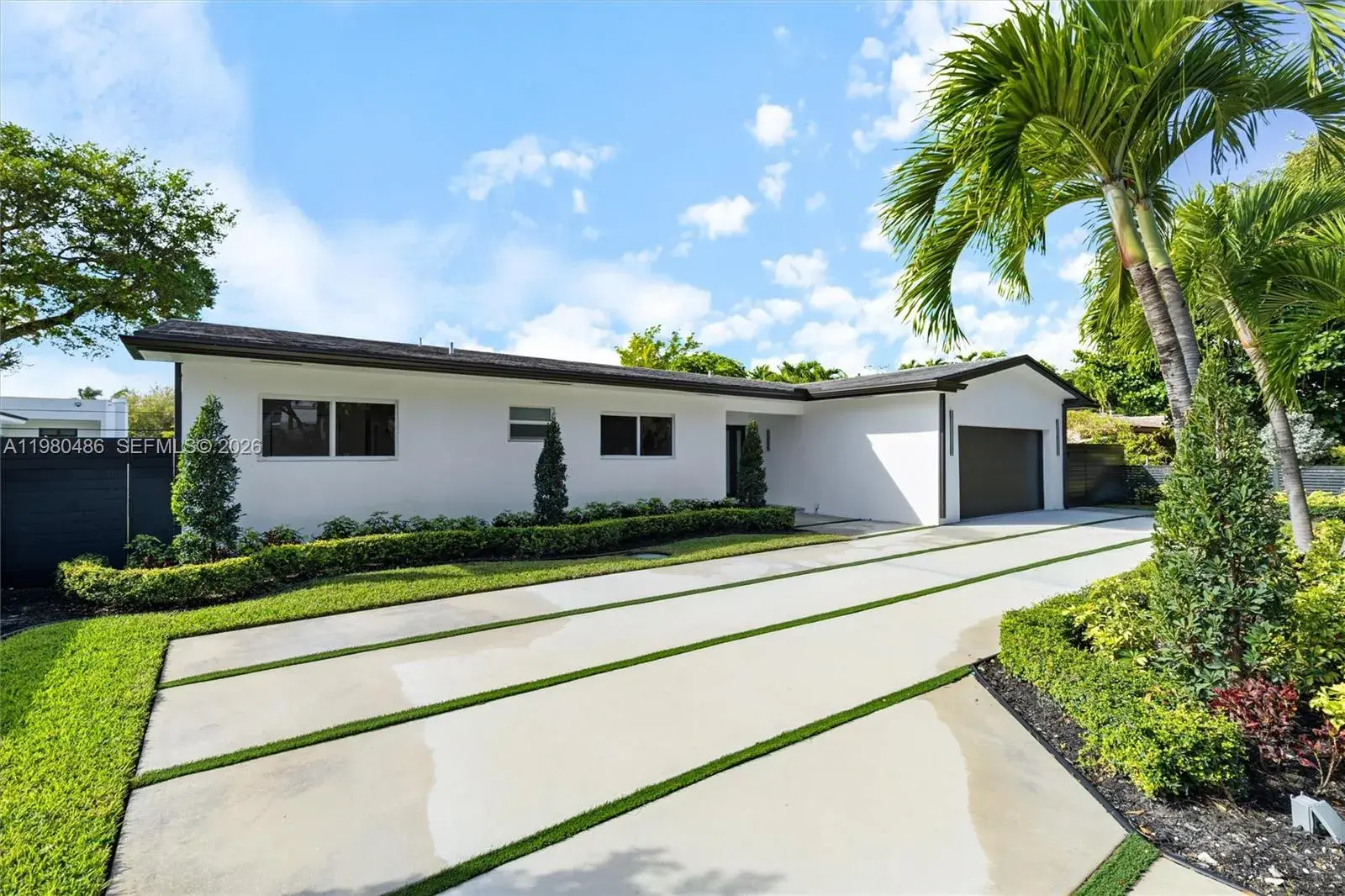 1840 NE 199th St, Miami FL 33179