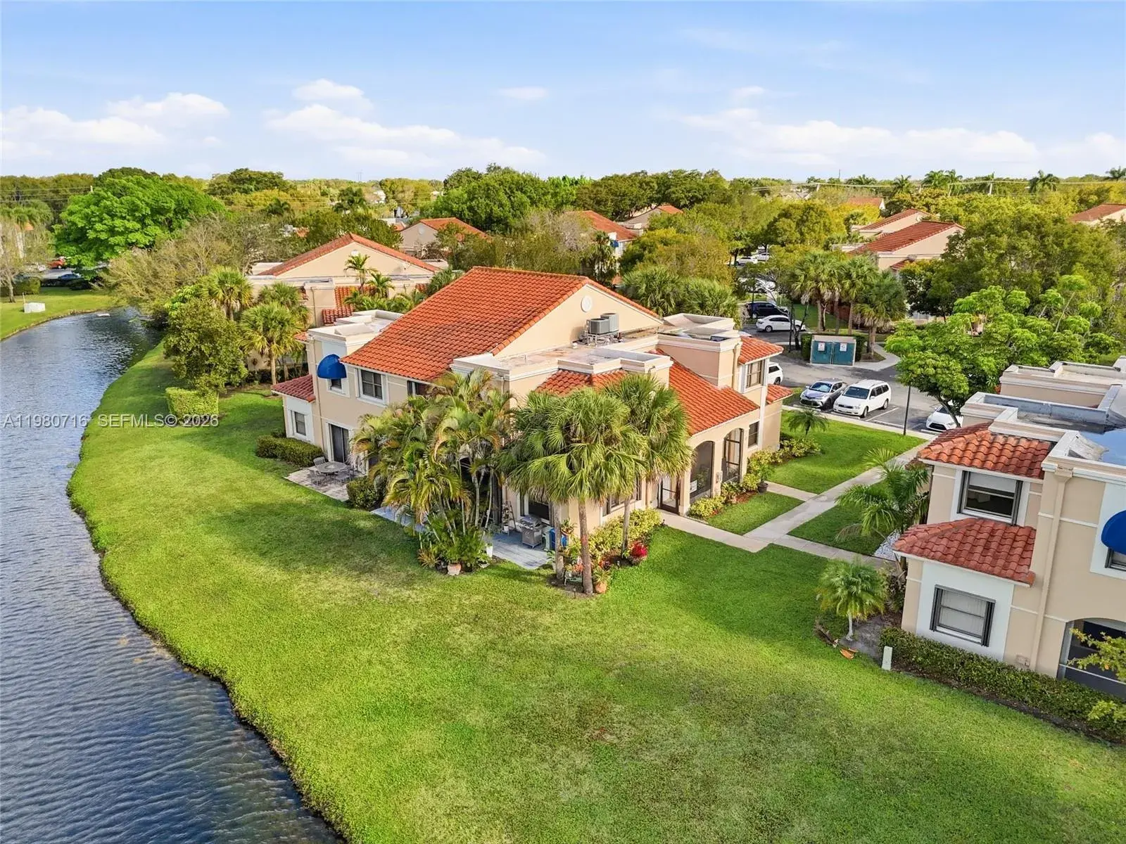4 bedroom 3 bath Residential for sale at 567 Racquet Club Rd # 18, Weston FL 33326