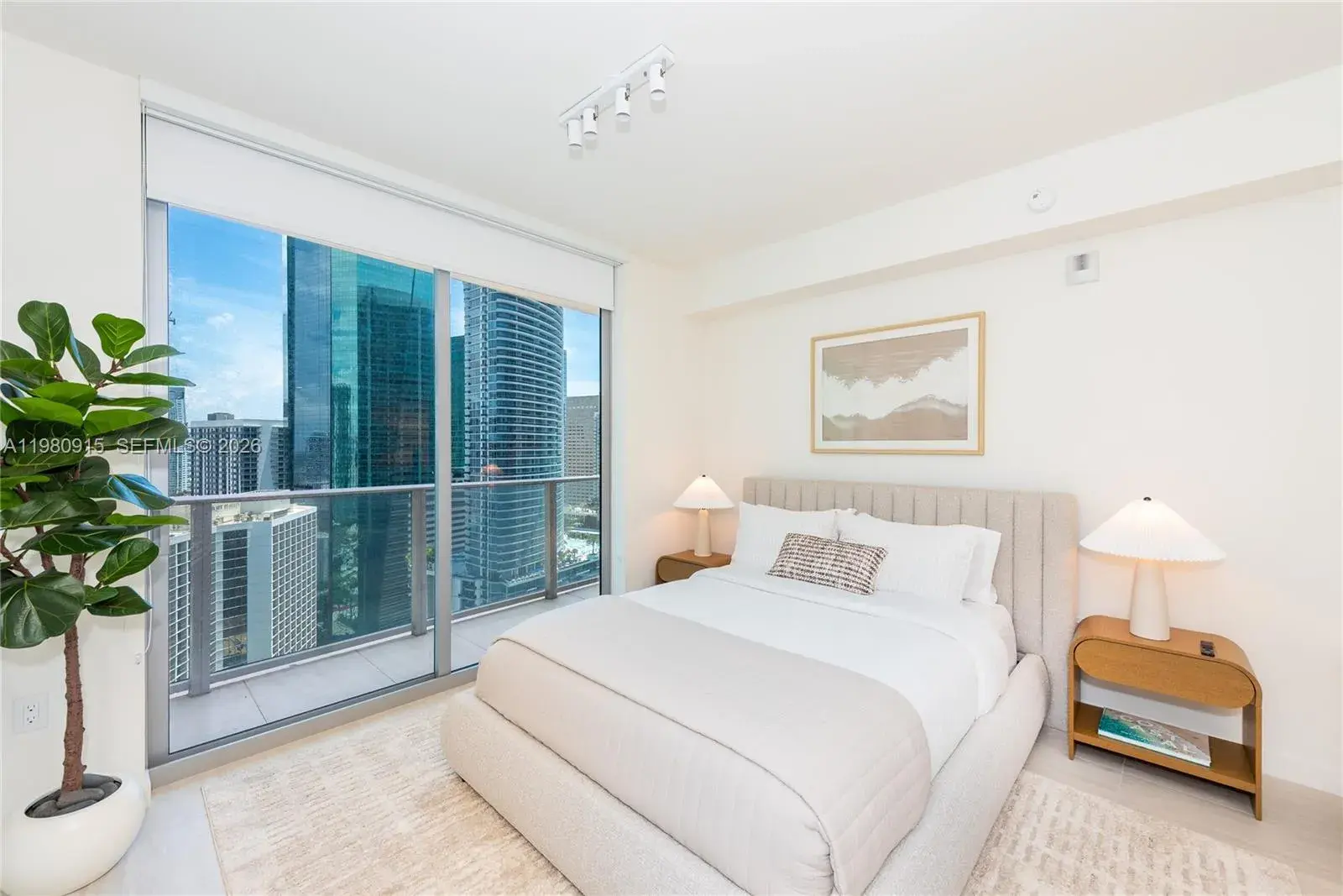 77 SE 5th Street # 3204, Miami FL 33131