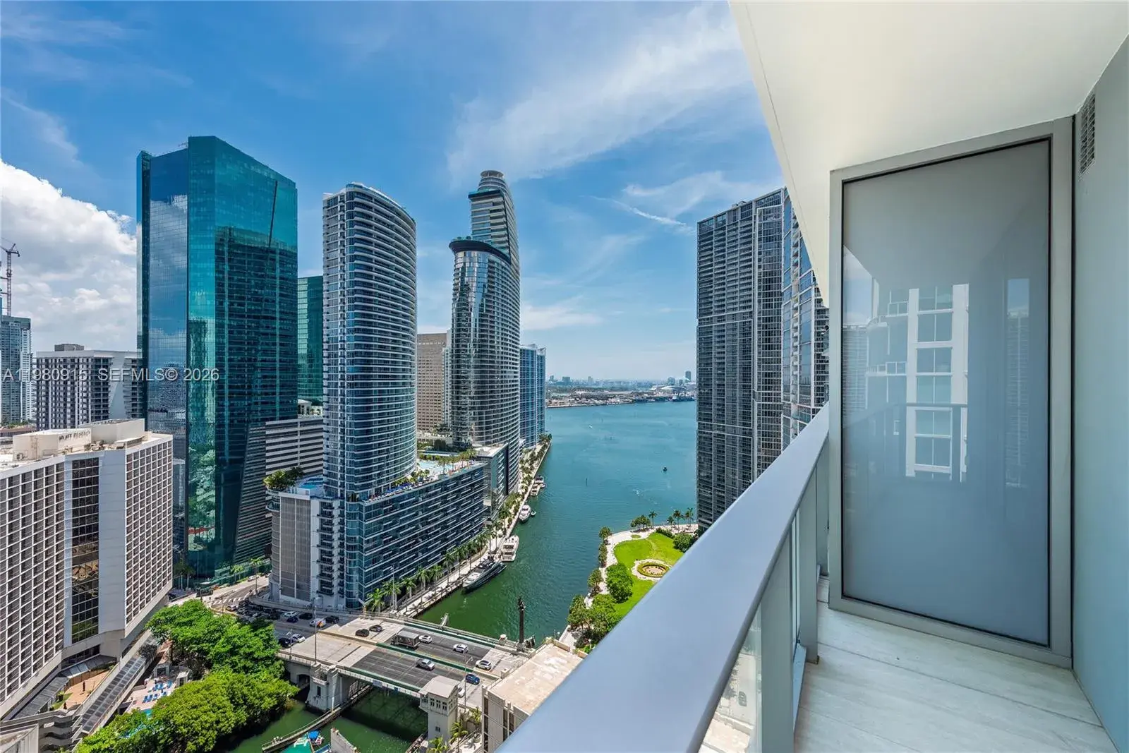 77 SE 5th Street # 3204, Miami FL 33131