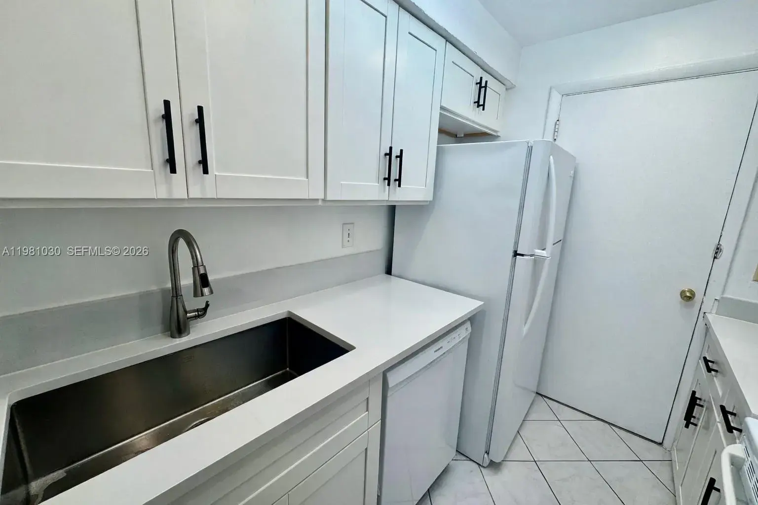 1 bedroom 1 bath Residential for sale at 1431 S 14th Ave # 118, Hollywood FL 33020