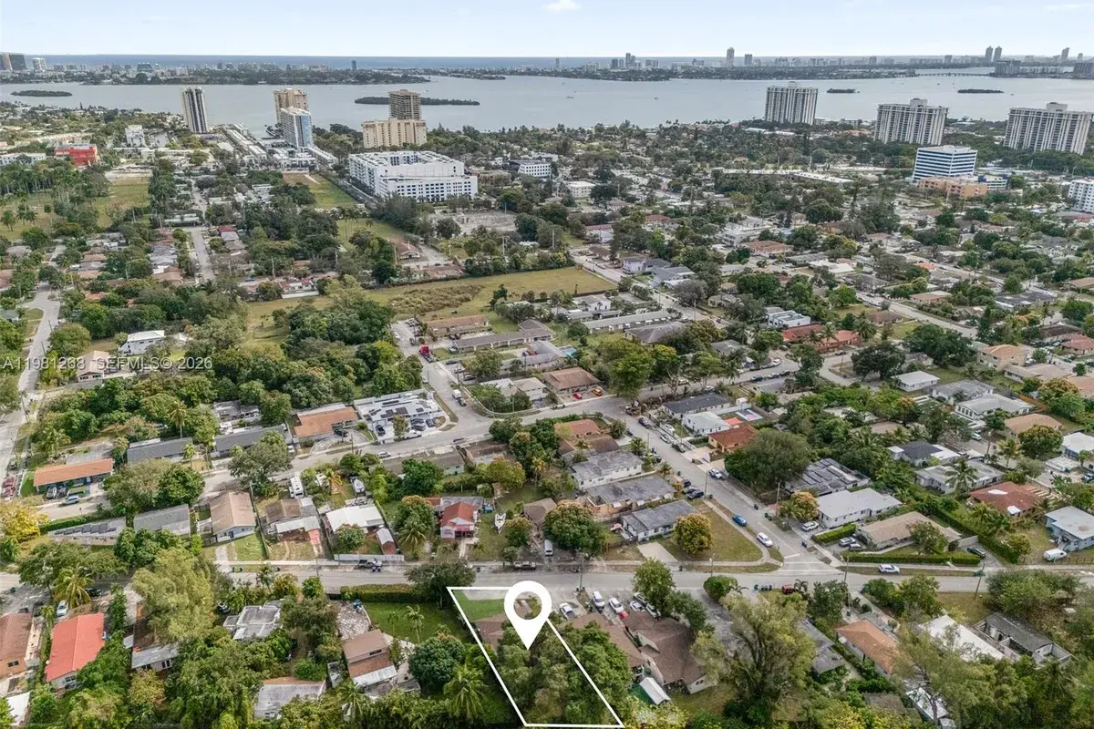 11330 Peachtree Dr, Miami FL 33161