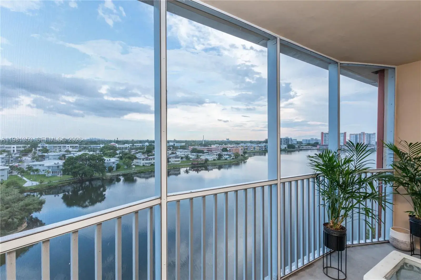 1750 NE 191st St # 4, Miami FL 33179