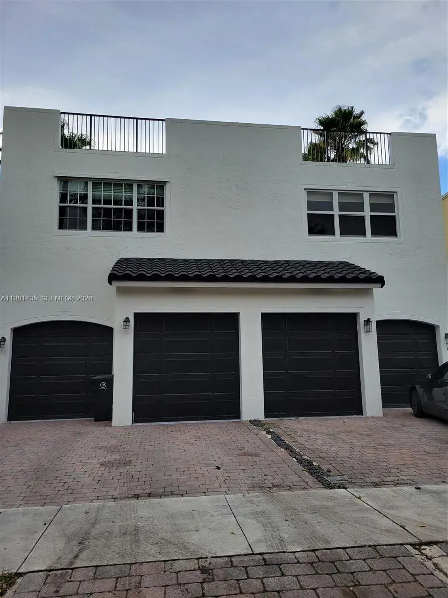 3 bedroom 3 bath Residential Lease for rent at 413 SW 5th St, Fort Lauderdale FL 33315