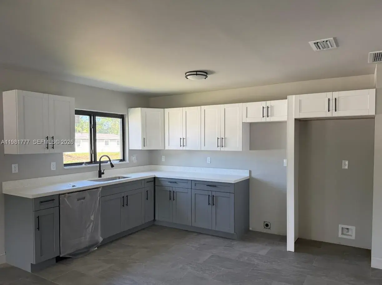 2806 NW 9th Ct, Fort Lauderdale FL 33311