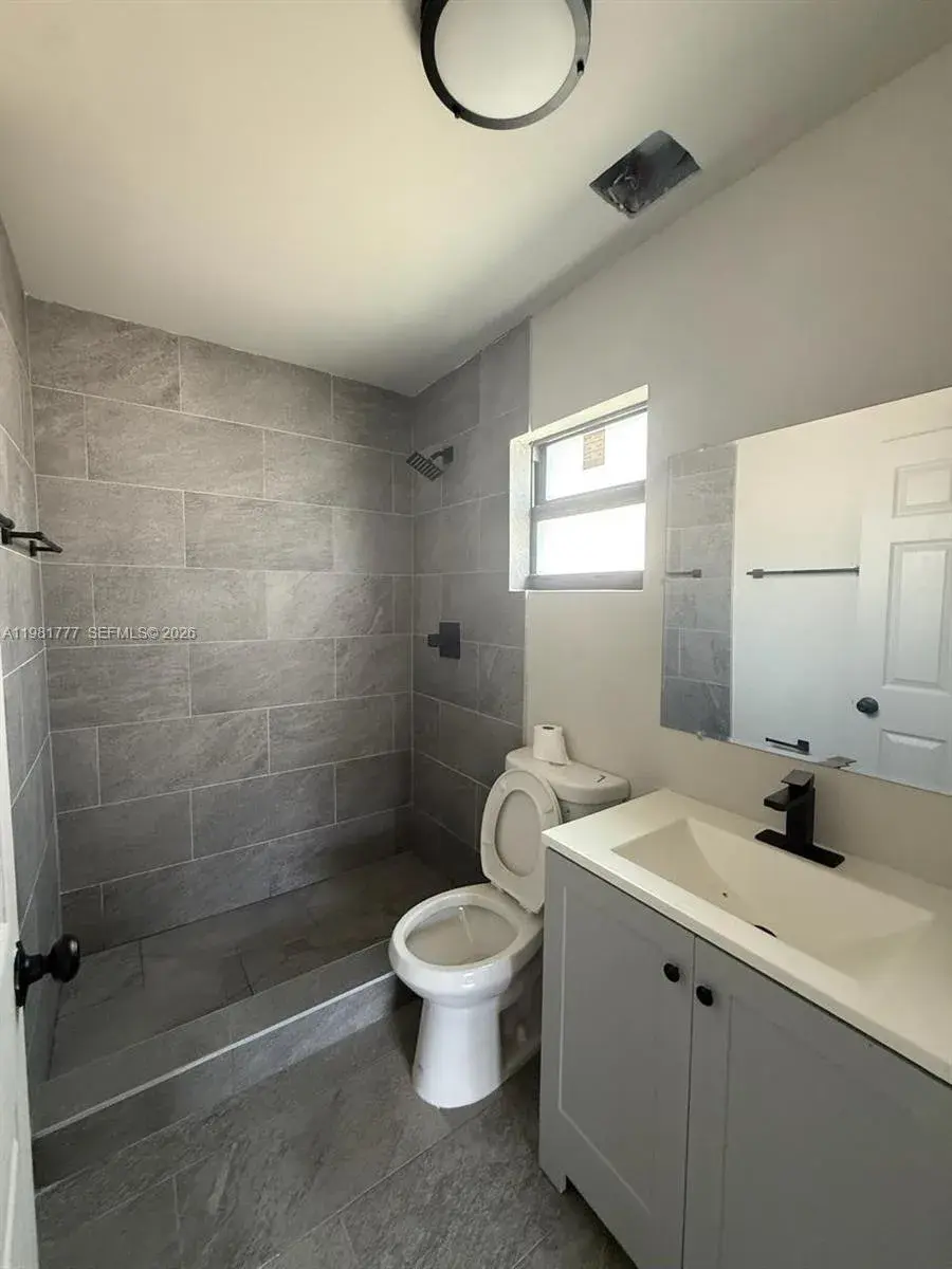 2806 NW 9th Ct, Fort Lauderdale FL 33311