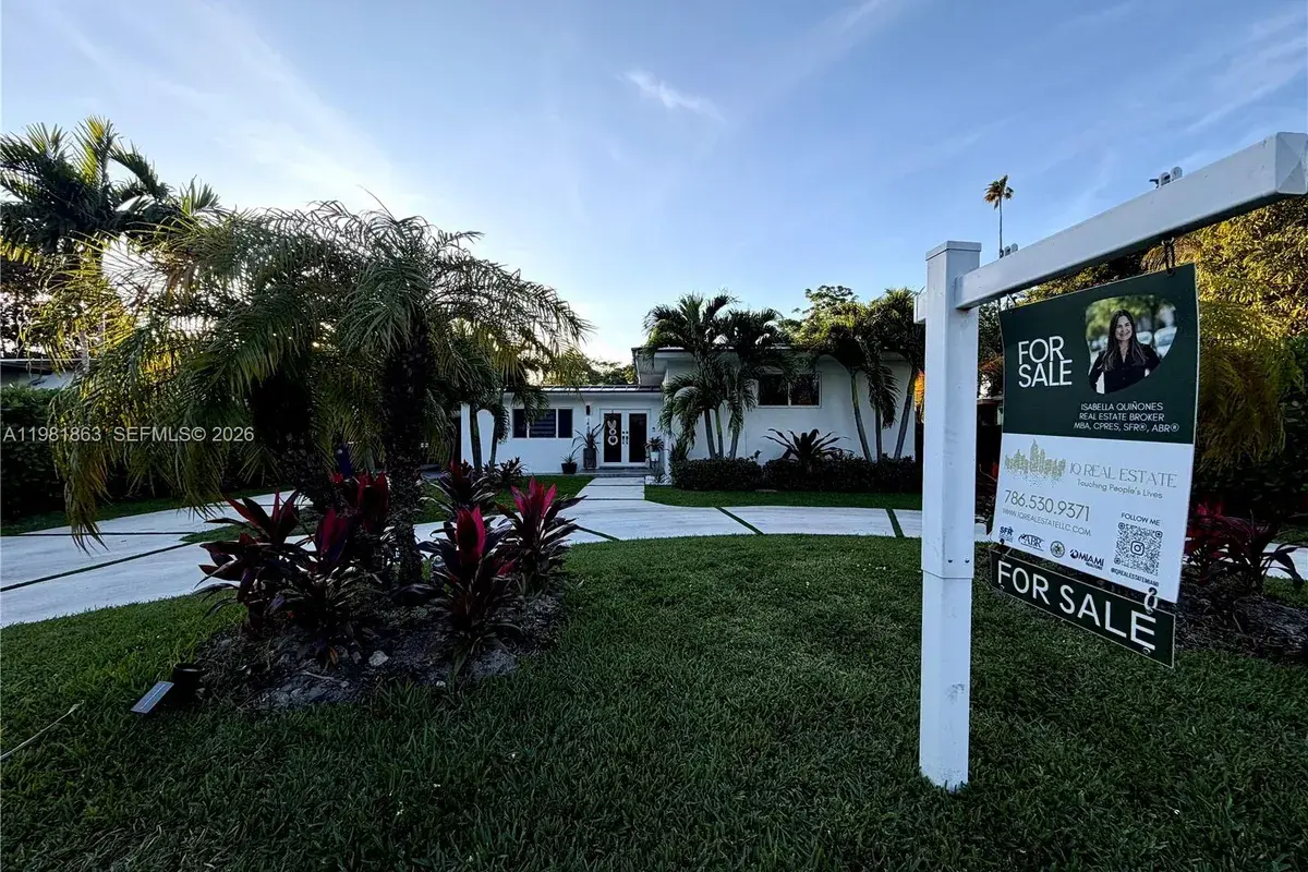 14830 N Spur Dr, Miami FL 33161